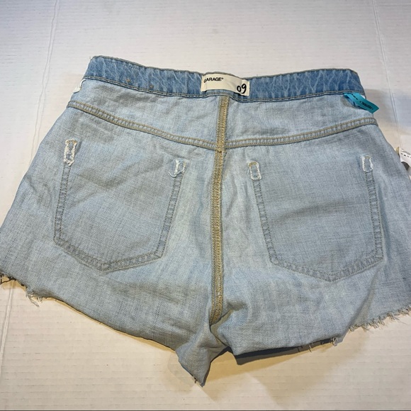 Size 9 Garage distressed denim high rise light wash festival shorts - Picture 15 of 15